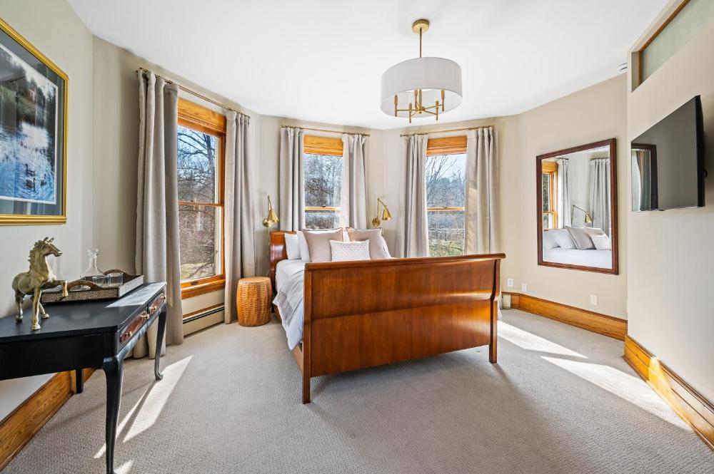 Deluxe Double Room interior